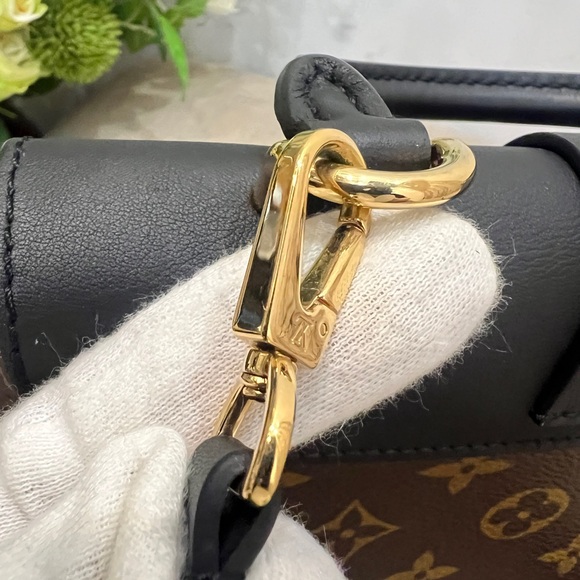 Louis Vuitton Lock BB Black - Picture 11 of 16